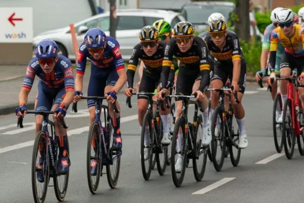 professional cycling race peloton